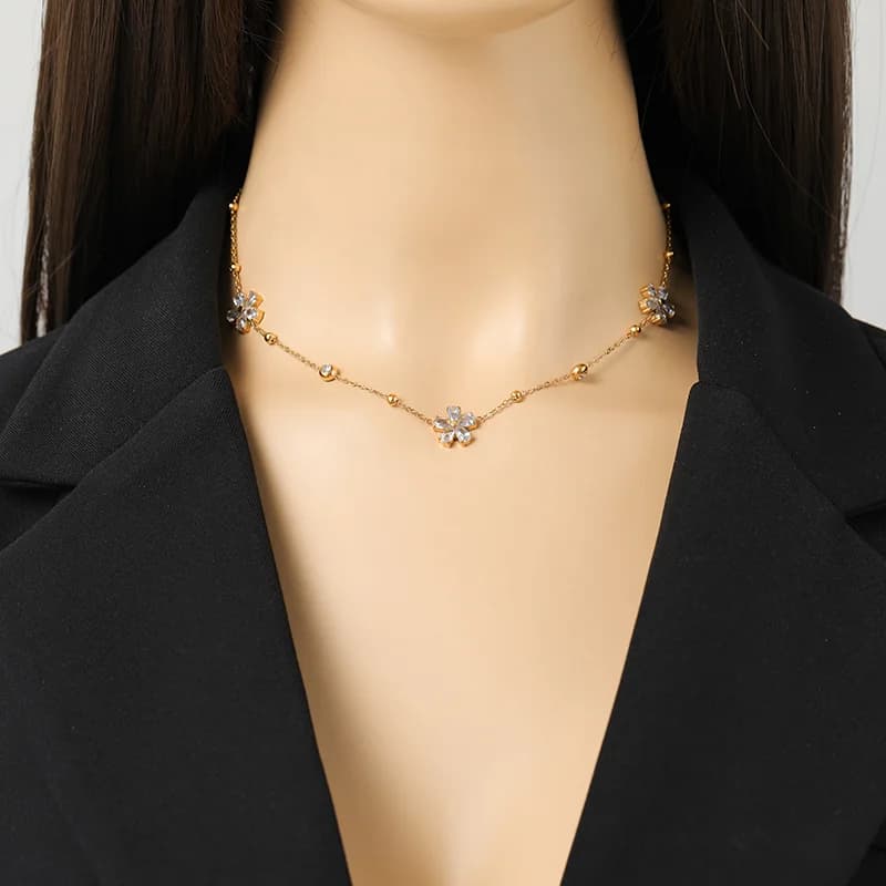 White Zirconia Flower Jewelry Set