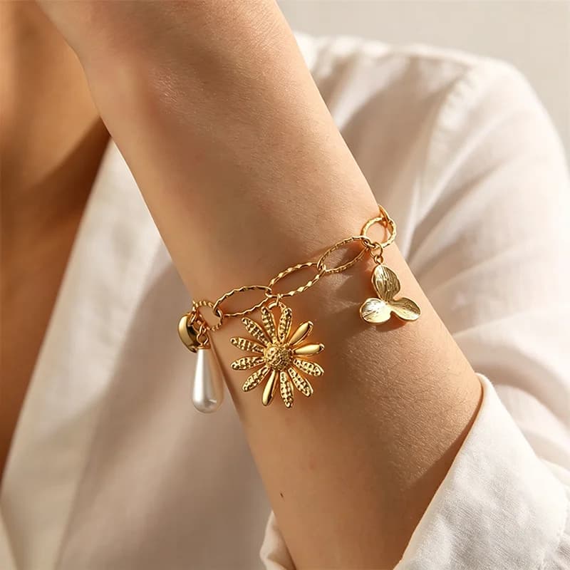 Çiçek İnci Charm Herisbone Bileklik, 18K Altın