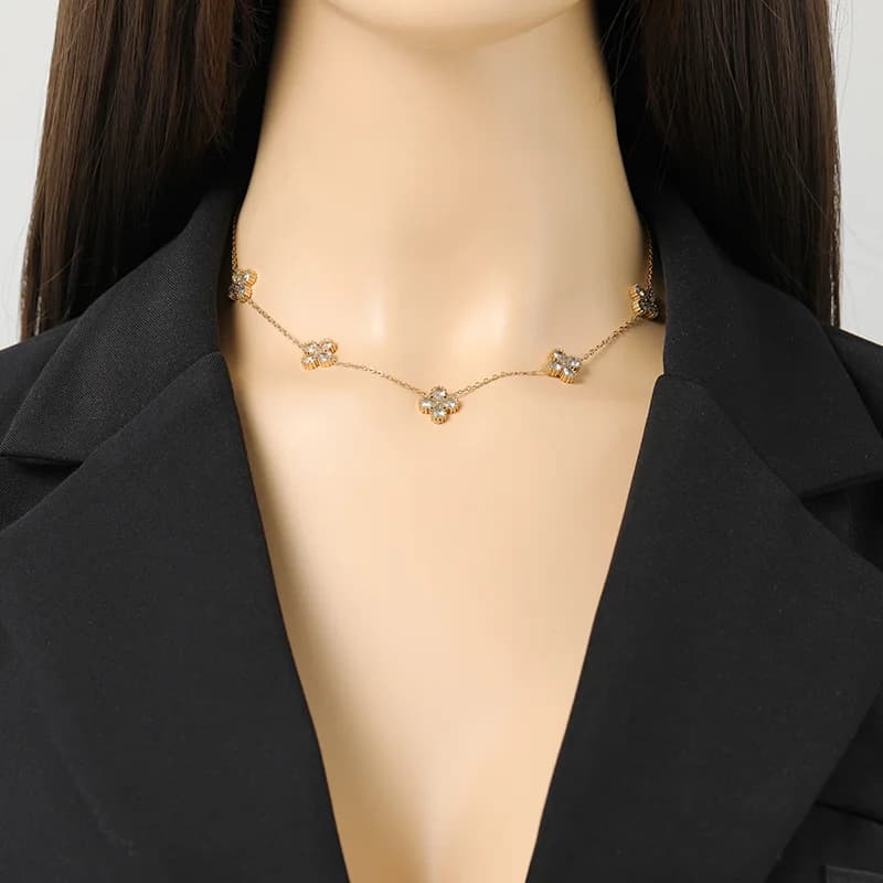 Zirkon Çiçek Kolye, Küpe ve Bileklik Seti