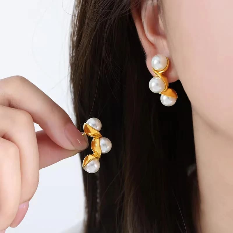 Altın İnci Stud Küpe