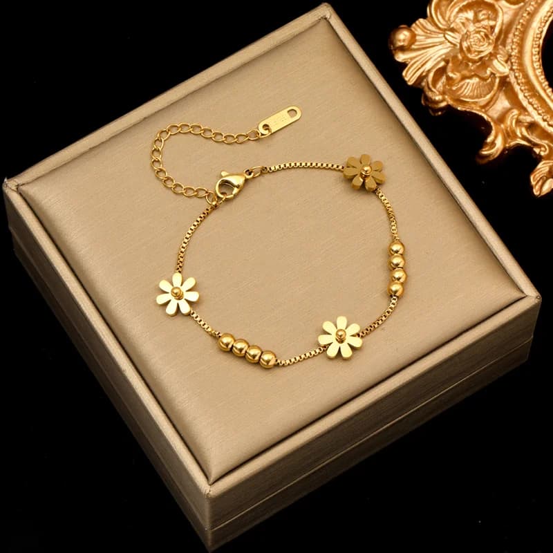 Gold Flower Necklace and Bracelet Set